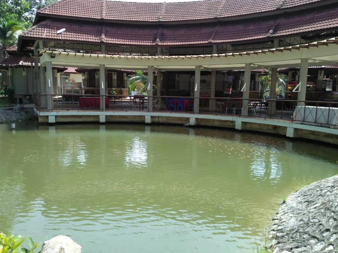Felda Residence Hot Springs Sungkai Exterior photo